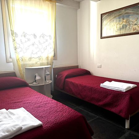 Casa Vacanze "Il Porticciolo" Manerba del Garda Extérieur photo